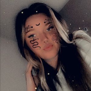 Meet your Posher, Caitlin